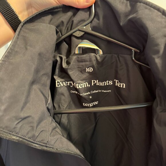 Tentree Nimbus Short Rain Jacket Black Recycled Materials - Picture 8 of 11